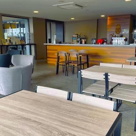 B.Suites 21 Kota Kinabalu Bagian luar foto