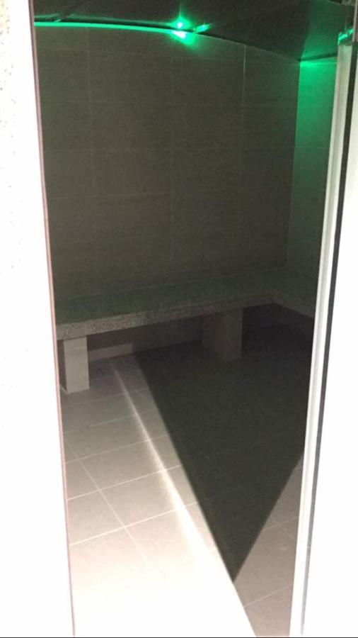 B.Suites 21 Kota Kinabalu Bagian luar foto