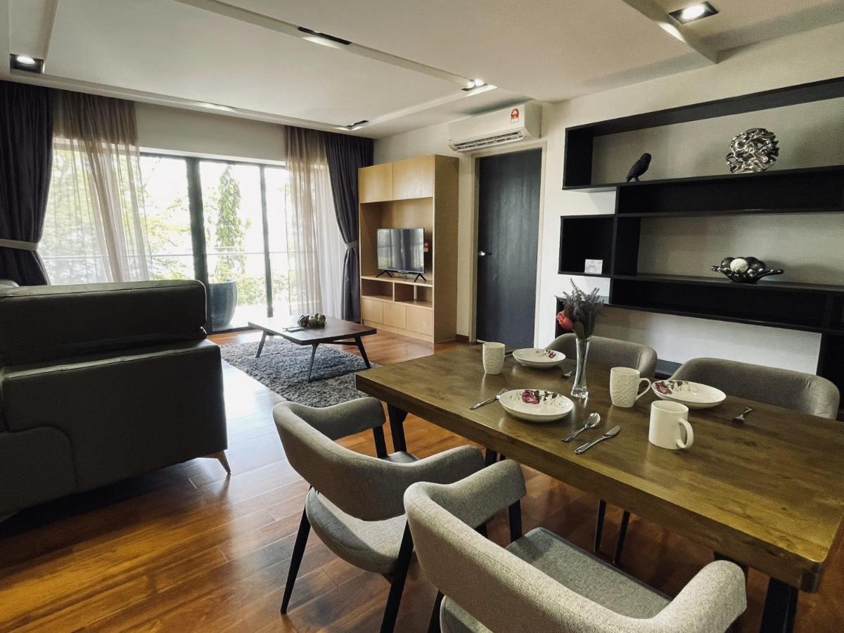 B.Suites 21 Kota Kinabalu Bagian luar foto