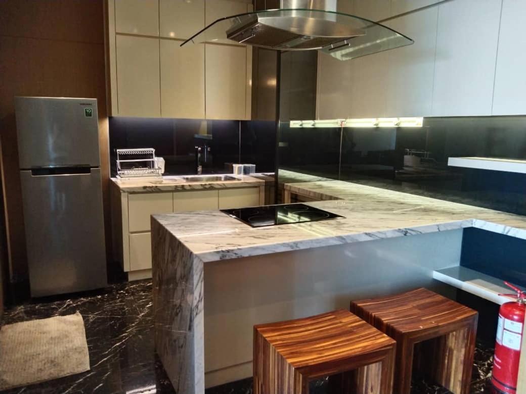 B.Suites 21 Kota Kinabalu Bagian luar foto