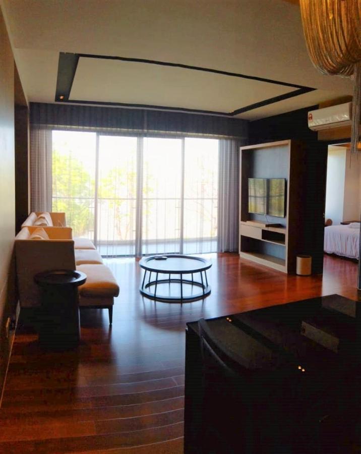 B.Suites 21 Kota Kinabalu Bagian luar foto