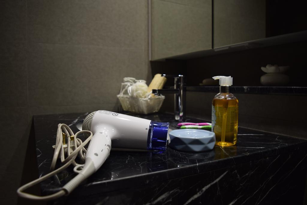 B.Suites 21 Kota Kinabalu Bagian luar foto